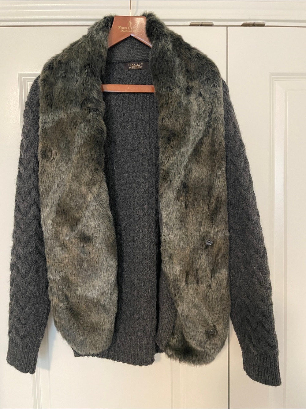 Zara Men’s Charcoal Cable-Knit Jacket with Faux Fur Shawl Alpaca Wool Blend